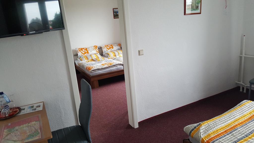 Tivoli Hotel Zerbst Bagian luar foto