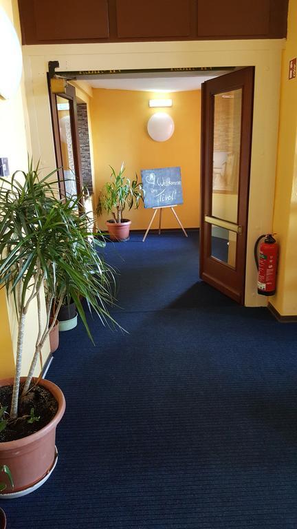 Tivoli Hotel Zerbst Bagian luar foto